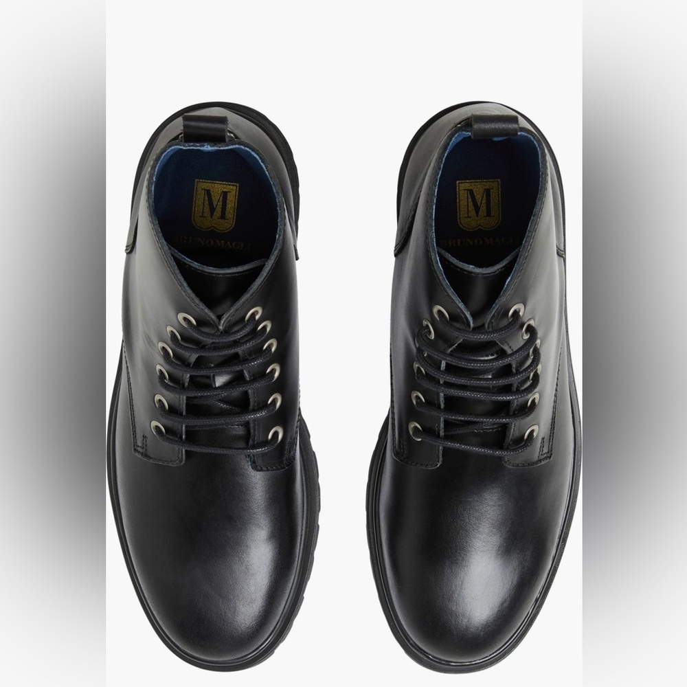 Bruno Magli
Joca Lug Sole Boot (Men) size 11
NWOB
